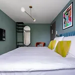 Numa Saga Aparthotel 4*