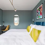 Numa Saga Aparthotel 4*