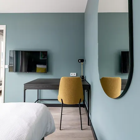 Numa Saga Aparthotel 4*