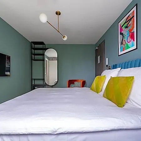 Numa Saga Aparthotel